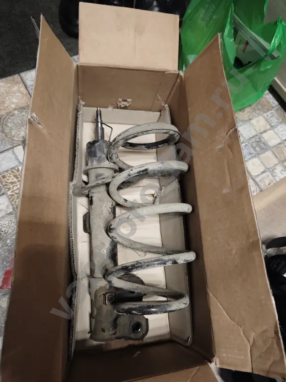 левая передняя стойка и пружина kia sorento xm