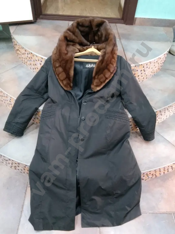 Пальтo женское Albana с норковым капюшоном