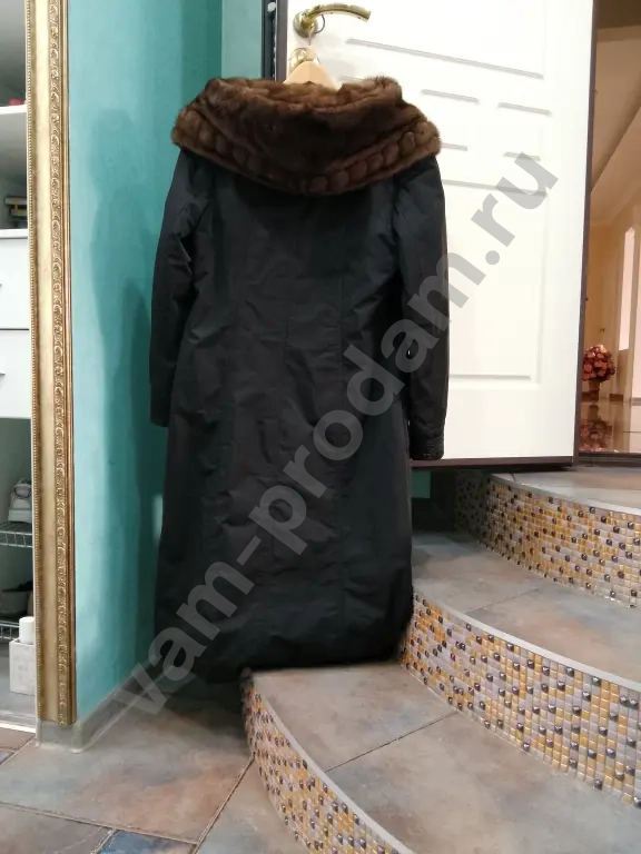 Пальтo женское Albana с норковым капюшоном