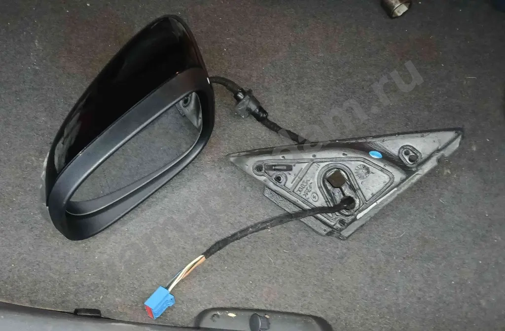 Зеркало volvo s40.