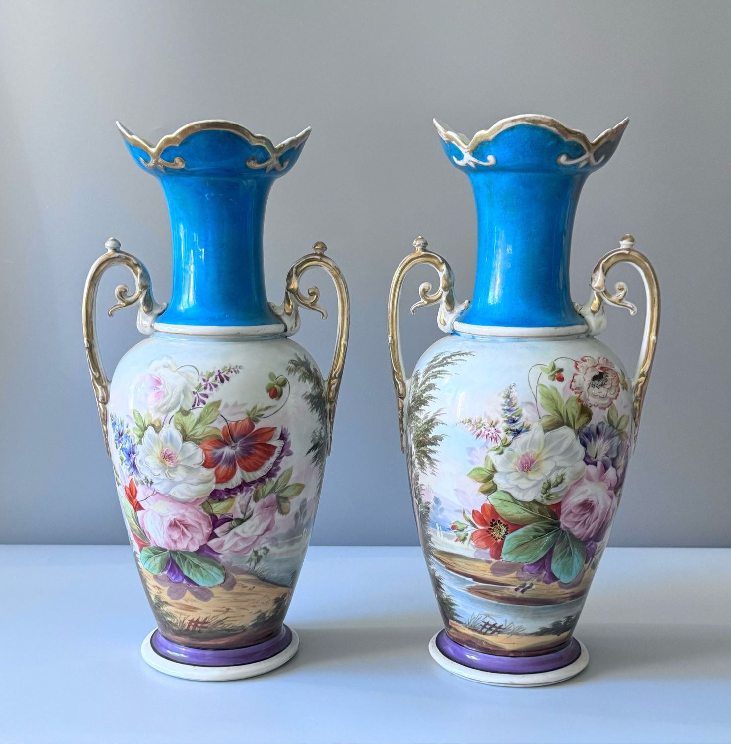 Старинные фарфоровые вазы. Франция