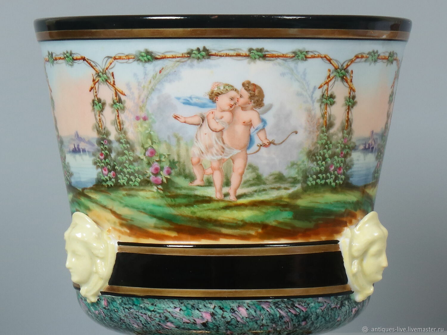Винтаж: Старинное фарфоровое кашпо