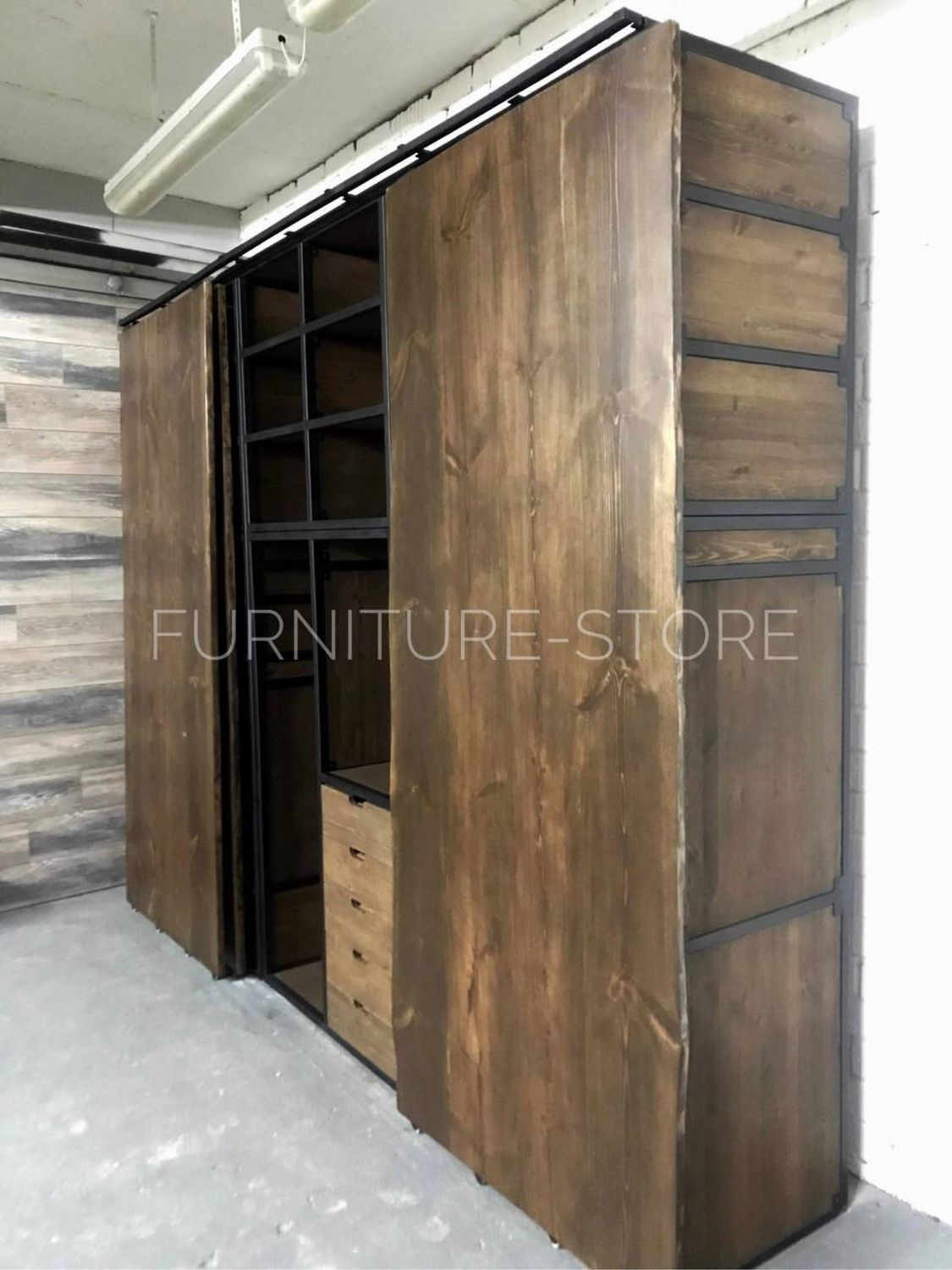 Шкафы: Шкаф-купе из массива сосны