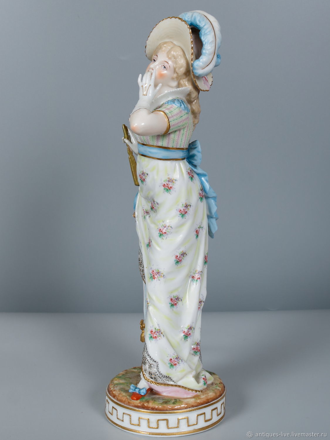 Винтаж: Старинная фарфоровая статуэтка. Франция
