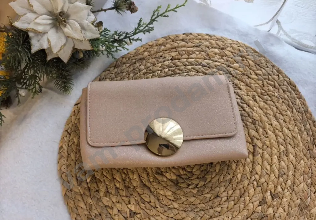 Сумка-клатч на цепочке