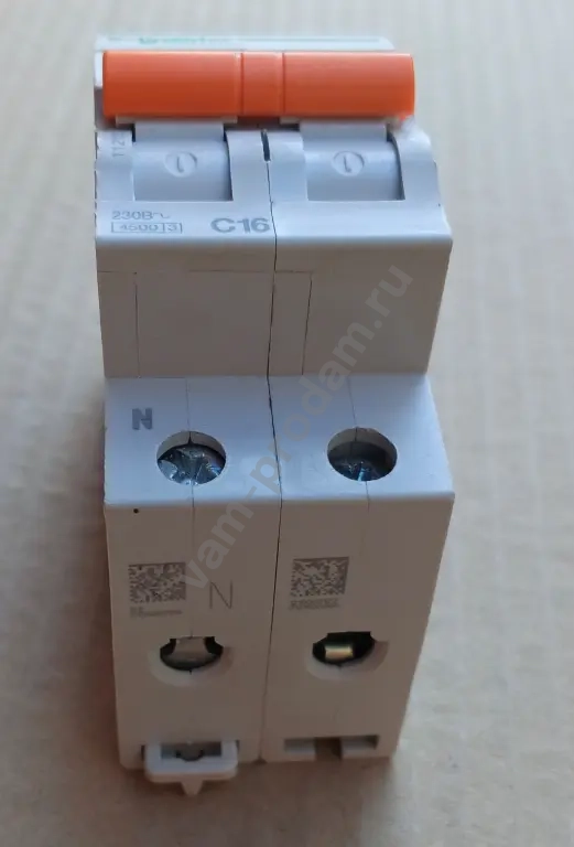 Автоматический выключатель Schneider c16A двуполюсной