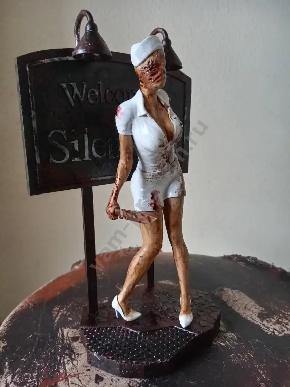 коллекционная фигурка дорога в silent hill