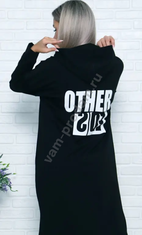 Женское спортивное платье из футера с капюшоном