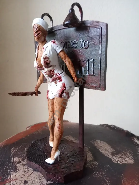 коллекционная фигурка дорога в silent hill