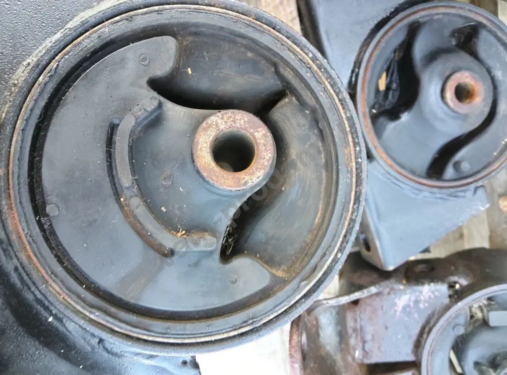 опоры двигателя