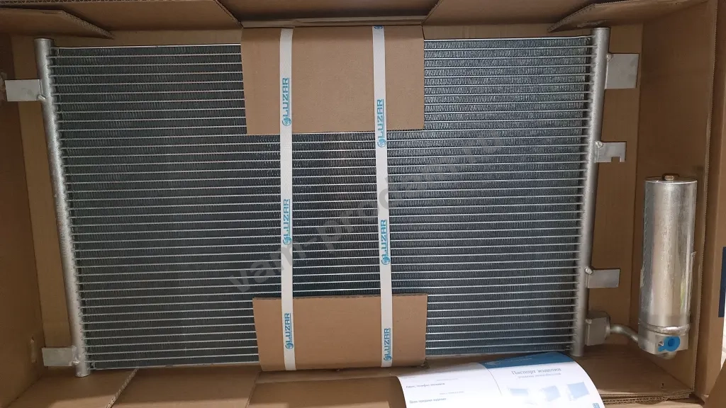 Радиатор кондиционера Luzar LRAC 1420