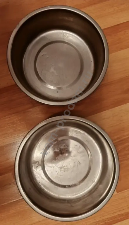 Миска для собак на стойке