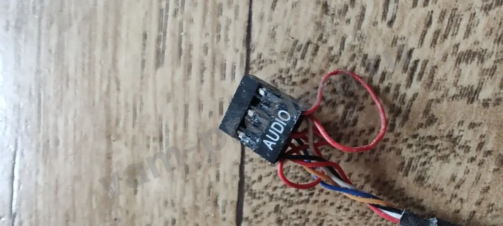 Фронтальная плата с USB и аудиомикрофон, наушники