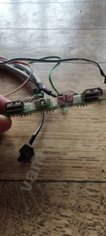 Фронтальная плата с USB и аудиомикрофон, наушники