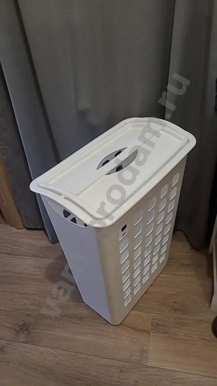 Корзина для белья белая новая
