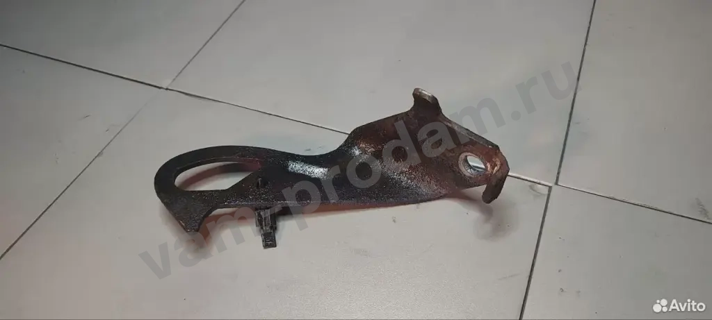 Кронштейн монтажный двигателя