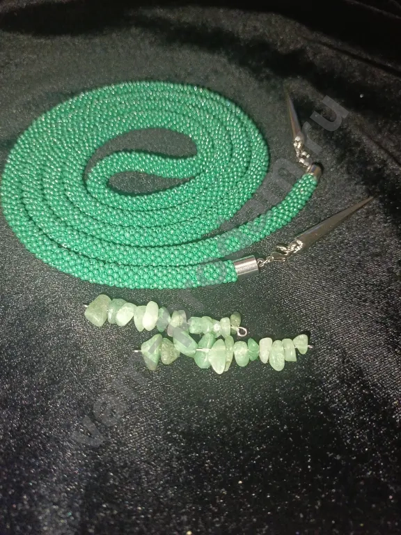 украшение из бисера лариат