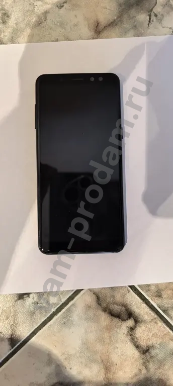 смартфон Samsung a 8