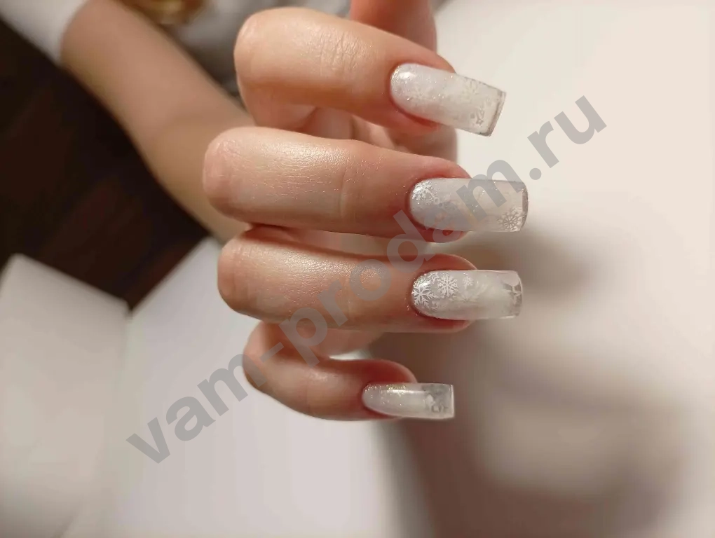 мастер маникюра