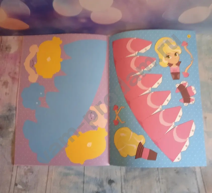 Книга-вырезалка с аппликациями Замок принцесс