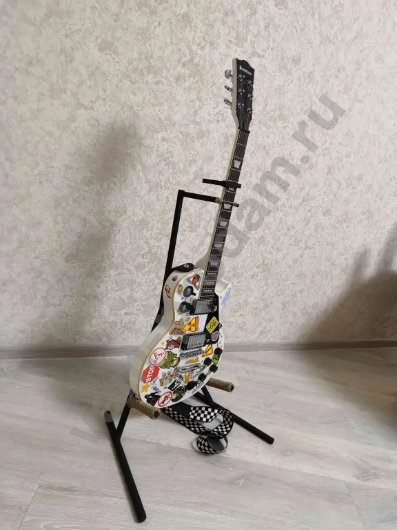 Подставка для гитары
