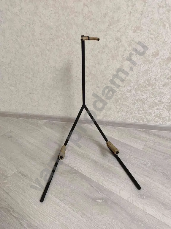 Подставка для гитары