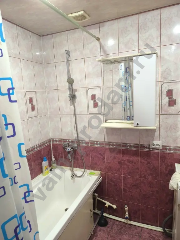 3-к. квартира, 62 м², 1/2 эт.