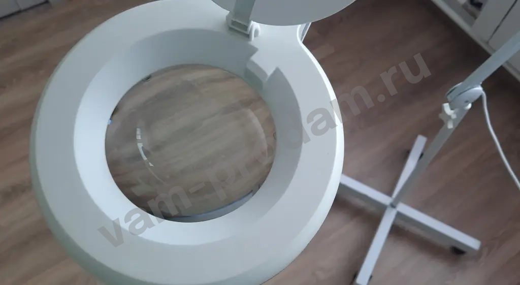 Лампа-лупа с подсветкой 8-ми кратная на струбцине + штатив для лампы-лупы