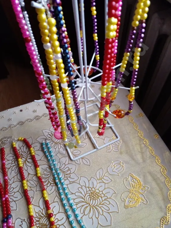 Бусы из натуральных камней и бисера продам новые