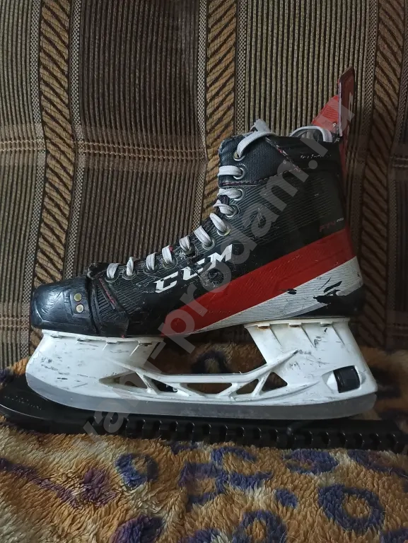 хоккейные коньки CCM Jetspeed ft 4 pro.
