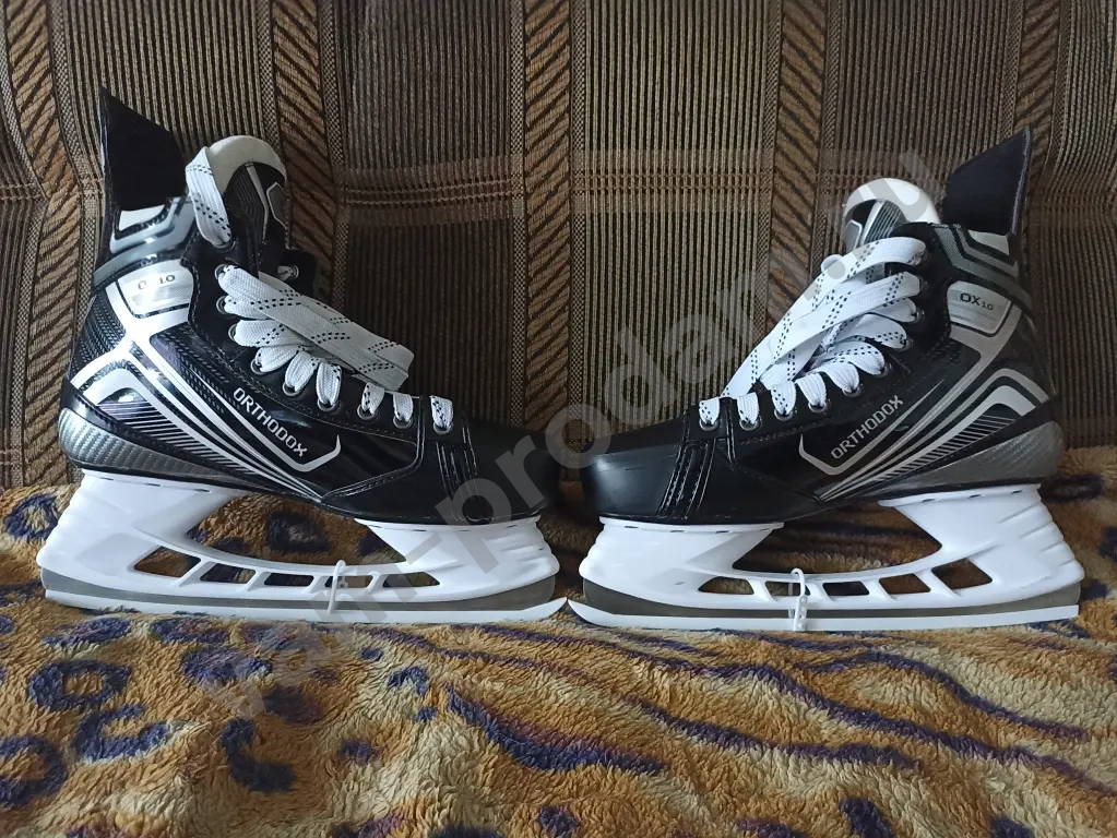 хоккейные коньки