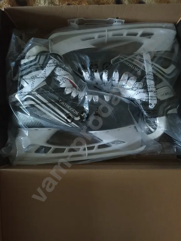 хоккейные коньки