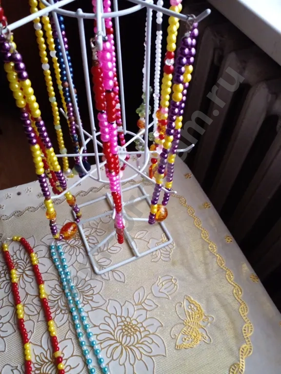 Бусы из натуральных камней и бисера продам новые