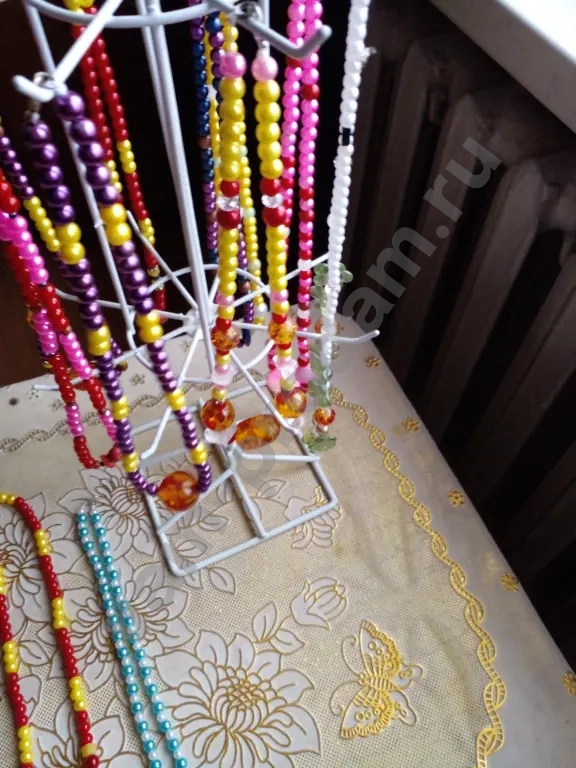 Бусы из натуральных камней и бисера продам новые