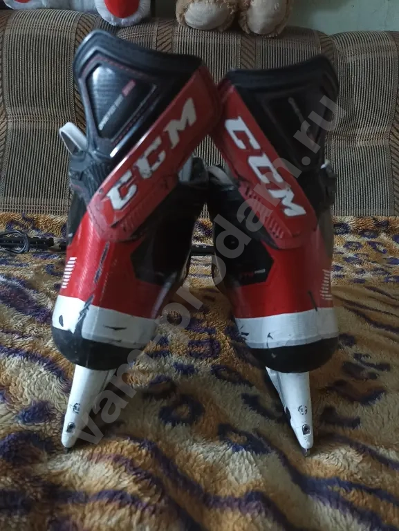 хоккейные коньки CCM Jetspeed ft 4 pro.
