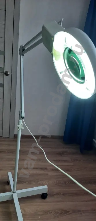 Лампа-лупа с подсветкой 8-ми кратная на струбцине + штатив для лампы-лупы