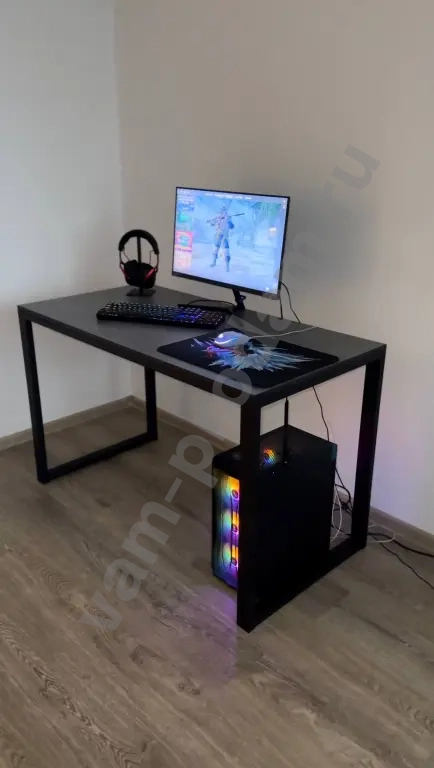 Компьютерный стол в наличии лофт