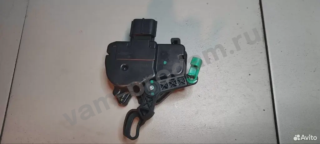 Активатор (привод) замка двери Chrysler Voyager
