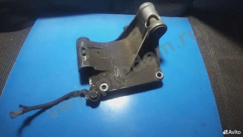 Кронштейн генератора BMW 5-серия E34 1988-1995