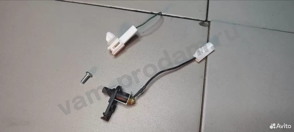 Концевик Ответной части замка багажника 812101G010