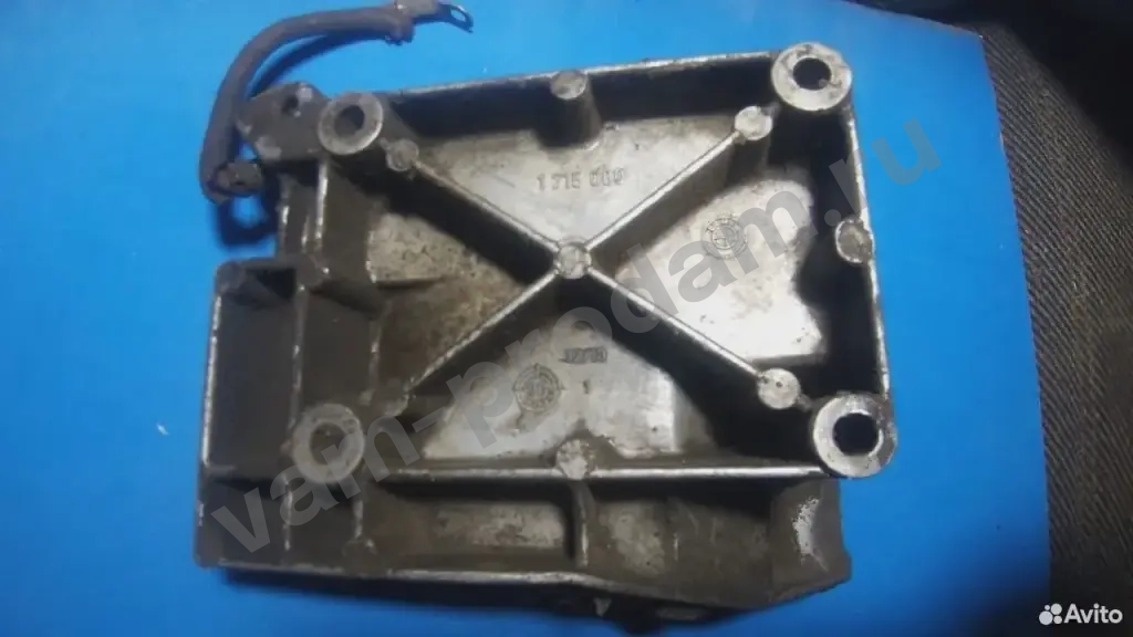 Кронштейн генератора BMW 5-серия E34 1988-1995