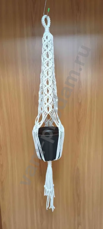 Подвесное кашпо в стиле макраме