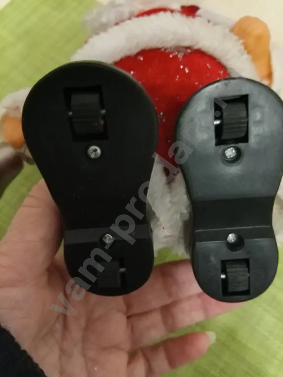 Санта Клаус музыкальный и новогодние аксессуары