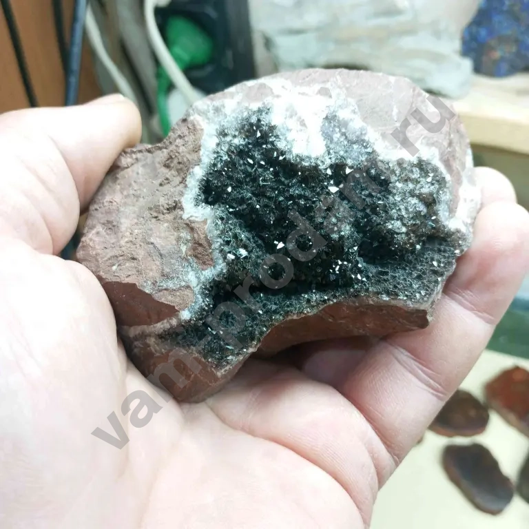 Минерал Чёрный Аметист редкий