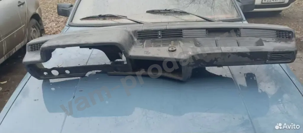 Торпедо панель приборов BMW 3 Series Coupe (E21)