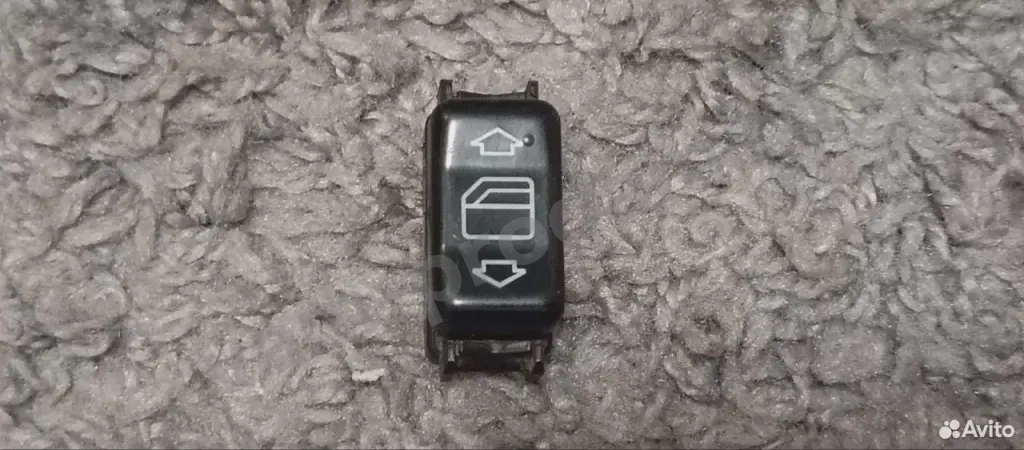 Кнопка стеклоподъемника Mercedes W124