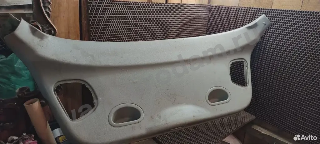 Обшивка крышки багажника Nissan Primera P11