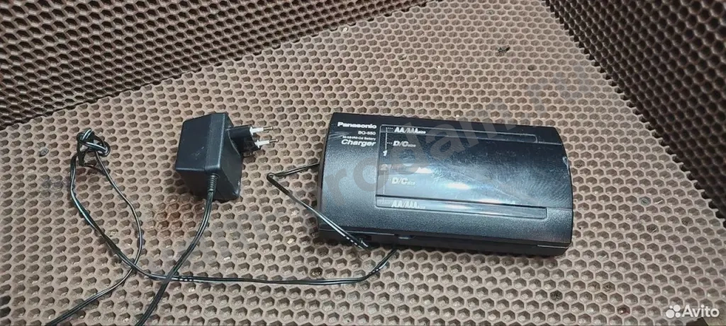 Зарядное устройство Panasonic BQ-550 (аа / ааа)