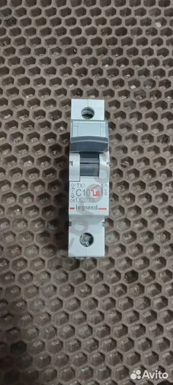 Выключатель автоматический TX3 1п C10 Legrand
