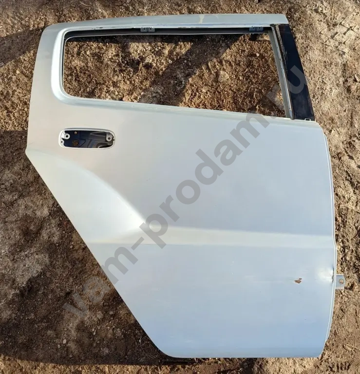 Задняя правая дверь Toyota Will Cipha